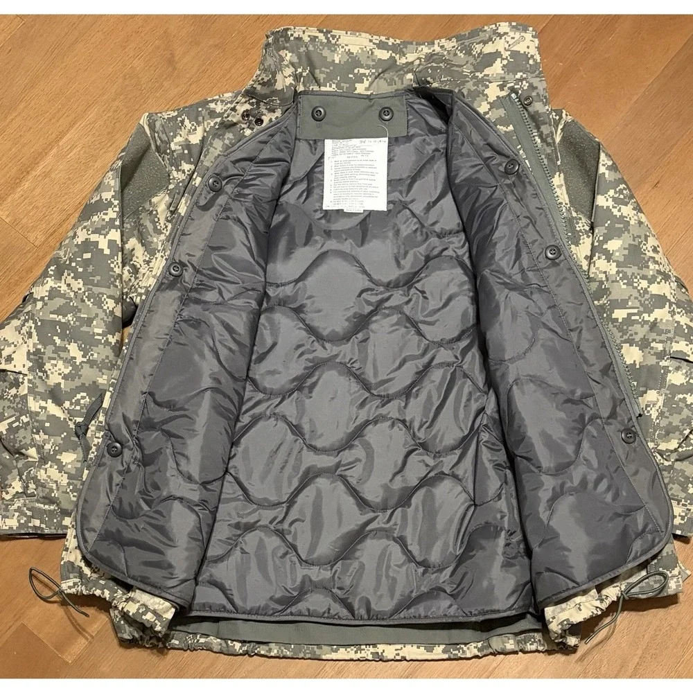 US Military M-65 Rothco Cold Weather Universal Digital Camo Field Coat Jacket M